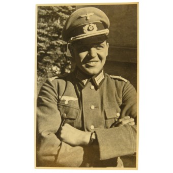 German Lieutenant in eastern front in modified to officers enlisted ranks tunic. Espenlaub militaria